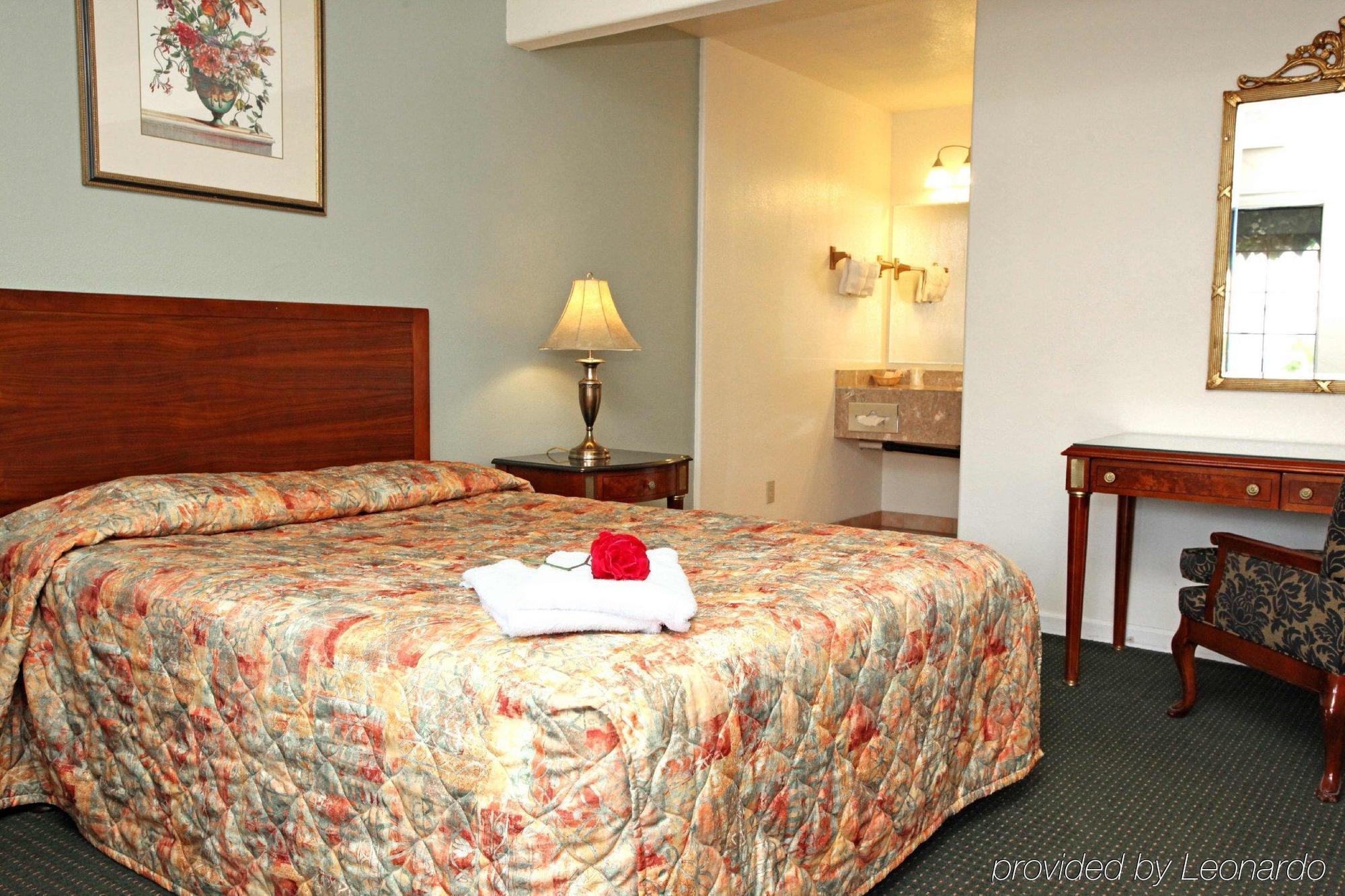 Monterey Oceanside Inn Kamer foto